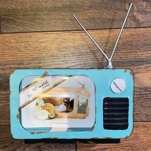 Prima Altered Metal TV Frame, with Antenna